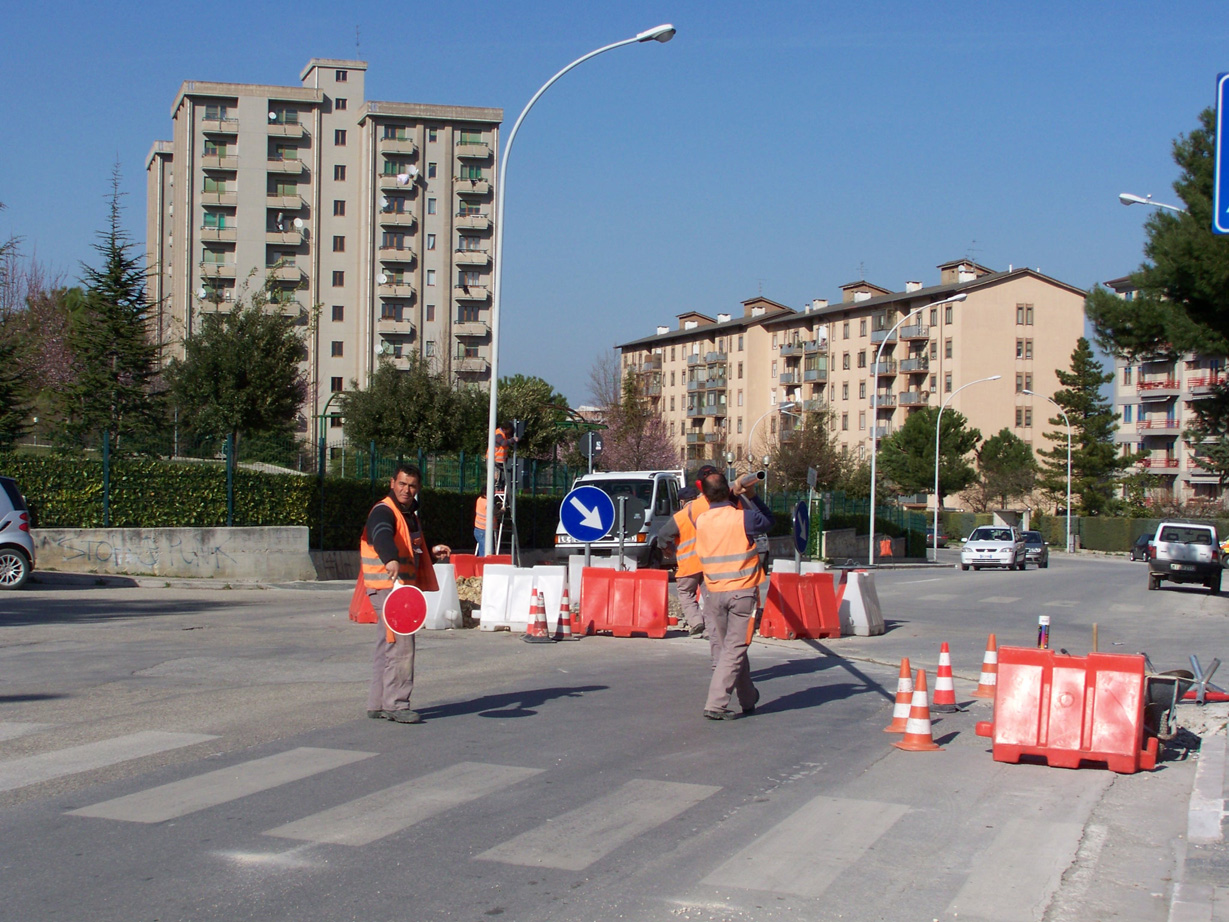 rotatoria_via_lombardia_1.jpg